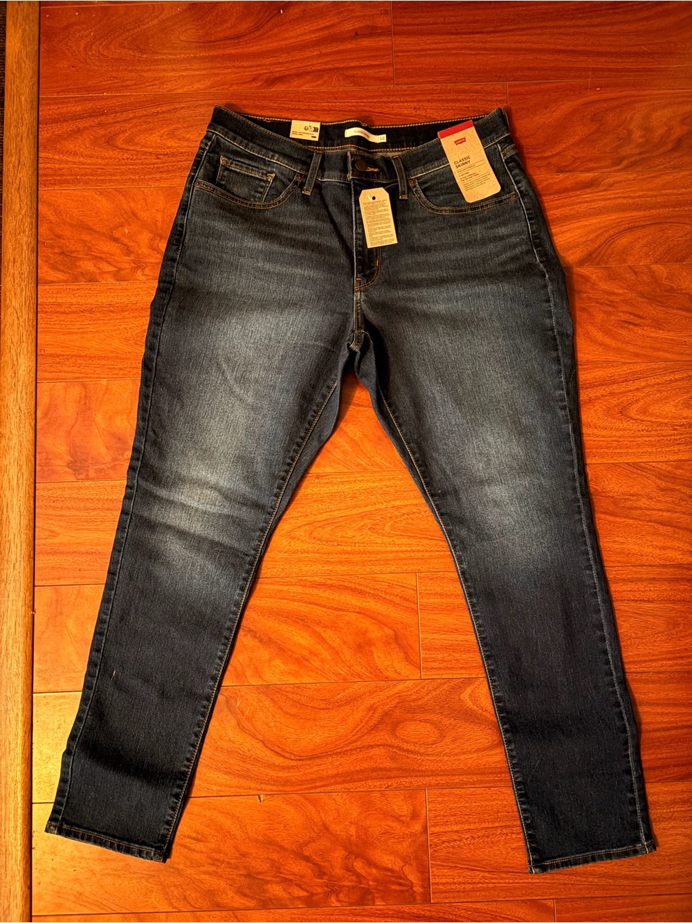 Levi's Women's Dark Wash Skinny Jeans